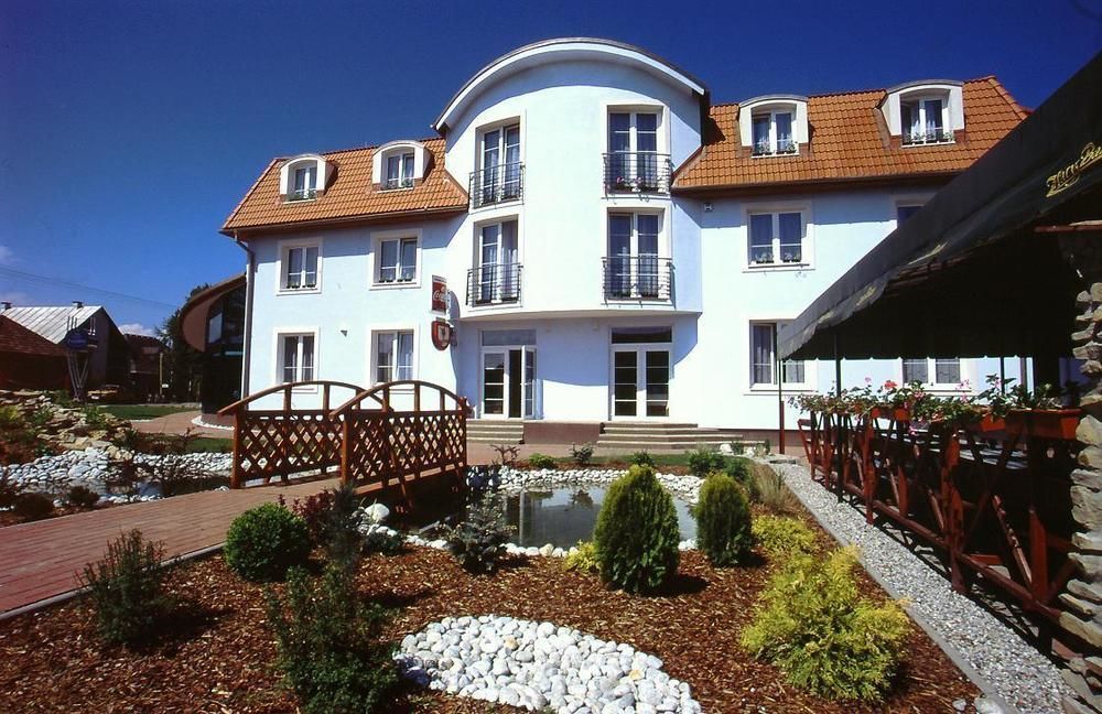 Penzion Fontana Bešeňová Esterno foto