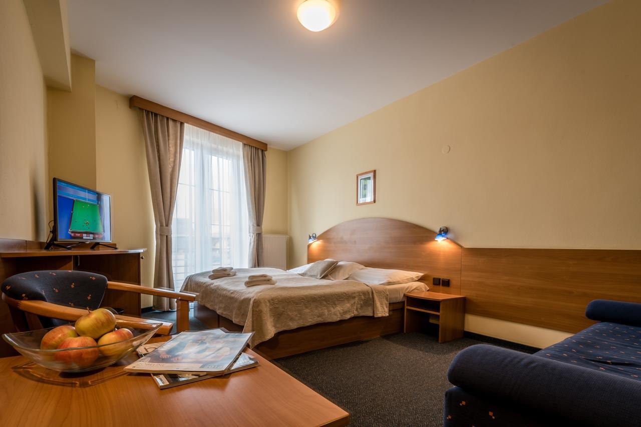Penzion Fontana Bešeňová Esterno foto